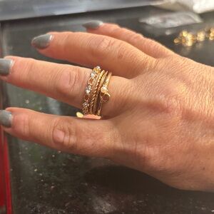 Bundle of 4 stackable rings size 8